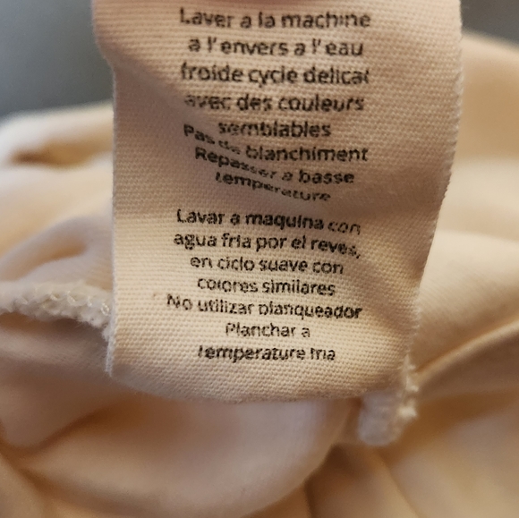 🎃 Finn + Emma Onesie | Organic Graphic Bodysuit in Pumpkin 0-3m - Picture 8 of 14